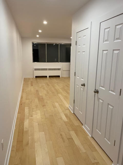 Building Photo - 5491 Av. Victoria