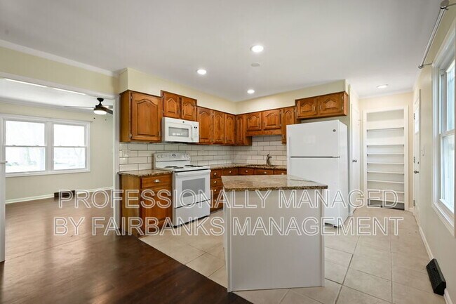 Building Photo - 1200 E 136th St