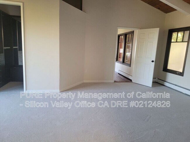 Foto del edificio - 24791 Northcrest Ln