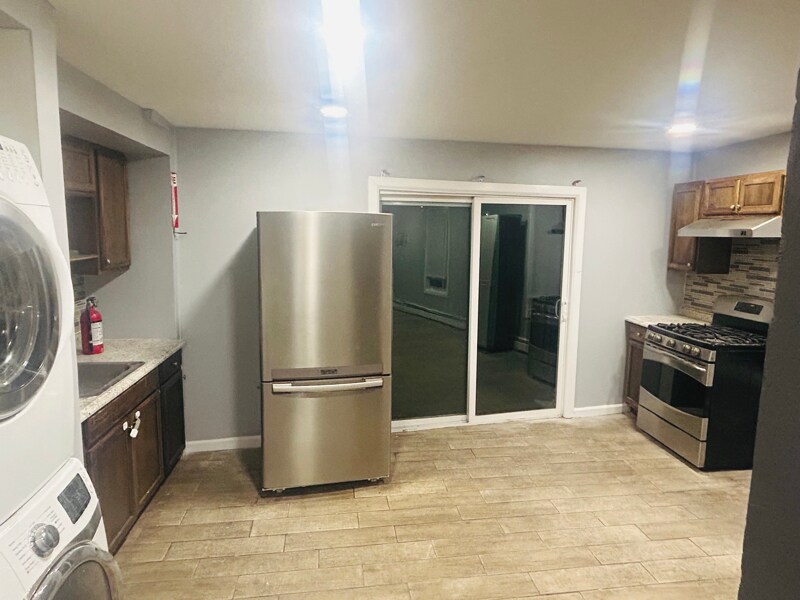 Foto principal - 311 W Broadway