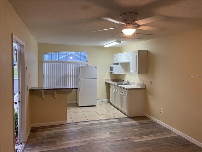 Building Photo - 525 ORCHID Dr