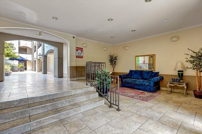 Lobby - 4637 Willis Ave