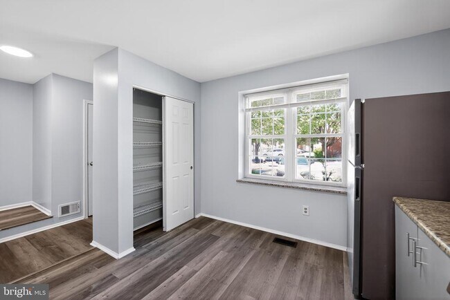 Foto del edificio - 17 Wellspring Cir
