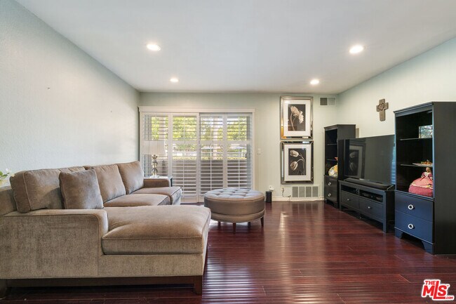 Foto del edificio - 3863 Thorncroft Ln