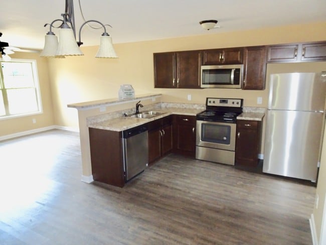 Building Photo - 706 Needmore Rd