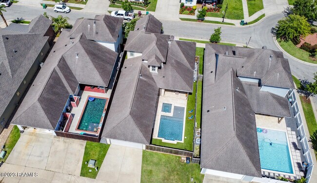 Building Photo - 404 Annaberg Dr
