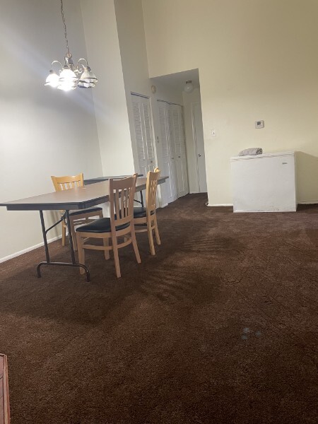 Building Photo - 11370 Cherry Hill Rd