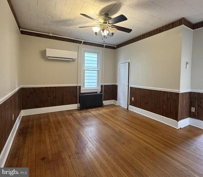 Foto del edificio - 211 S Maple Ave