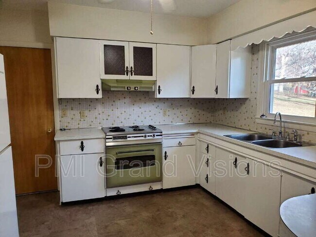 Foto del edificio - 3314 N Taylor Ave