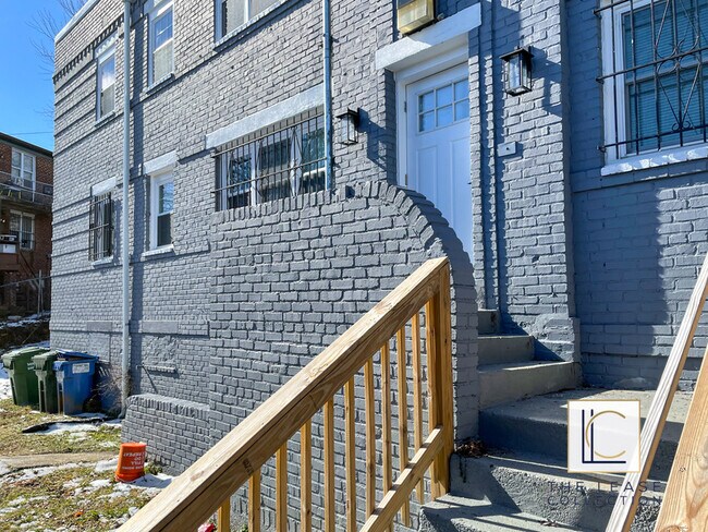 Building Photo - 50 Forrester St SW