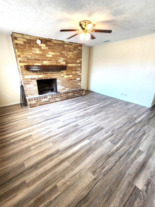 Foto del edificio - 814 N Elkhart Ave