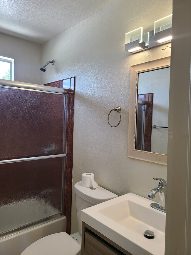 BATHROOM - 963 W Upland Ave