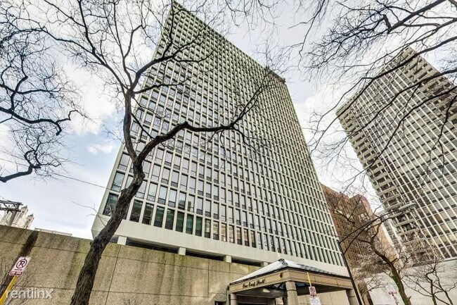 Building Photo - 1 br, 1 bath Condo - 1 E Scott St Unit 609