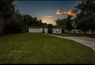 Building Photo - 2129 Carlton Dr