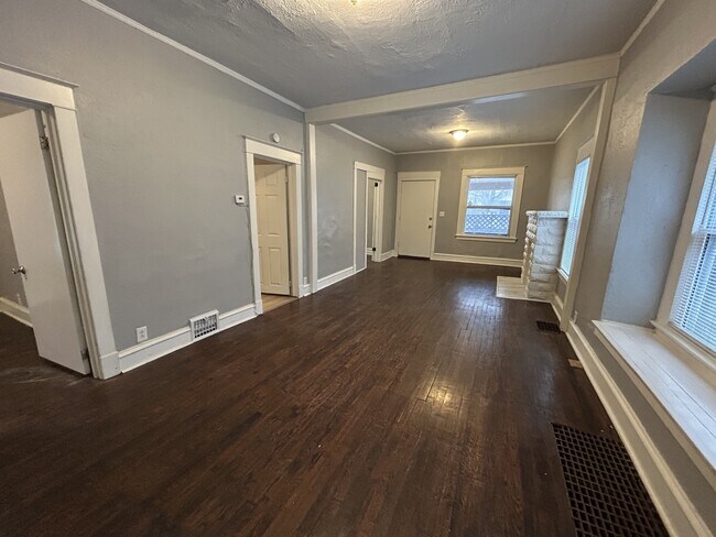 Building Photo - 2416 Cypress Ave