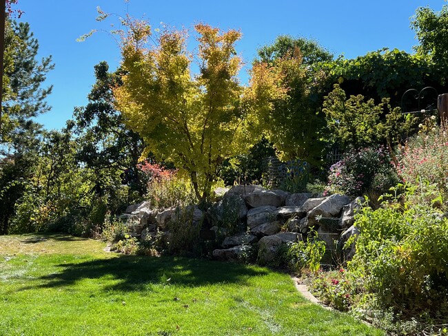 Spectacular Garden Views - 2656 Oak Hills Dr