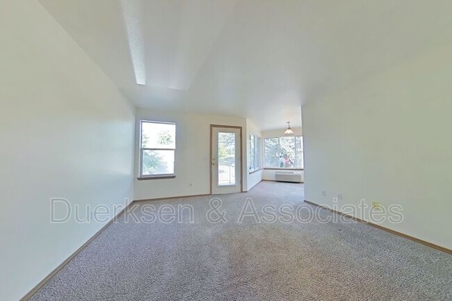 Building Photo - 2960 NW Tyler Ave