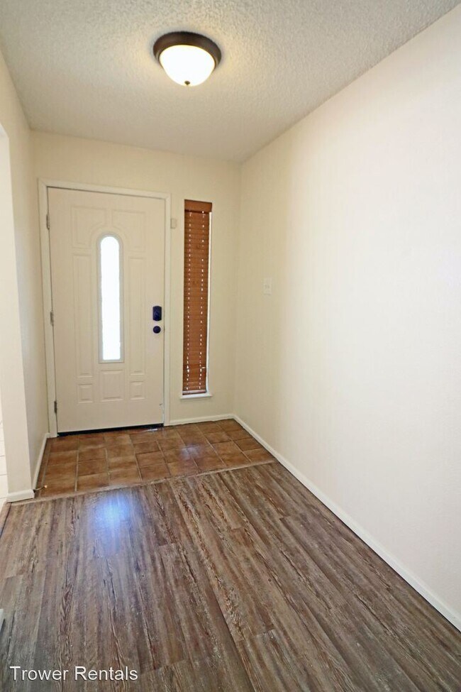 Foto del edificio - 3 br, 2 bath House - 6335 Christopher