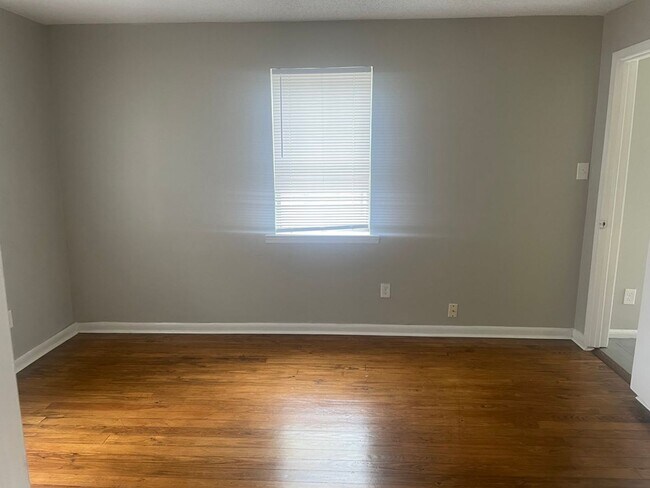 Foto del edificio - Move-in Special! 1/2 off first month's rent!