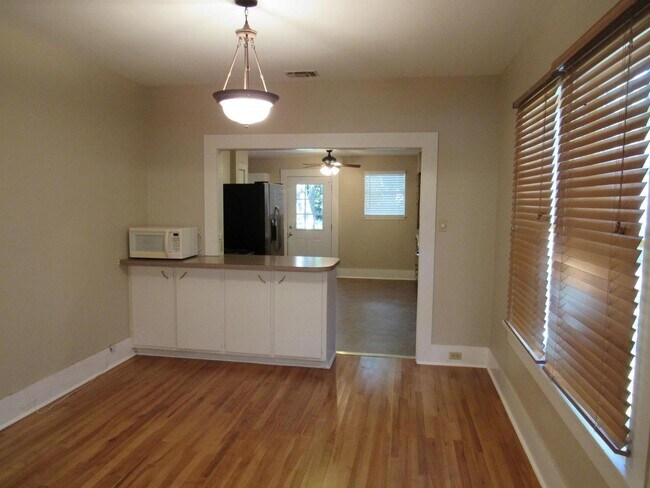 Building Photo - ALAMO HEIGHTS I.S.D.