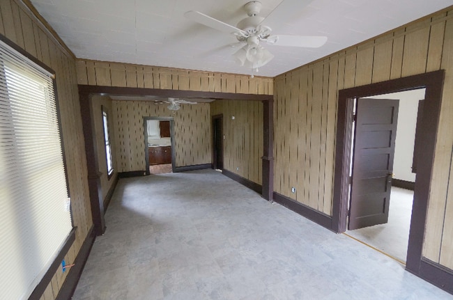 Building Photo - 422 E North St