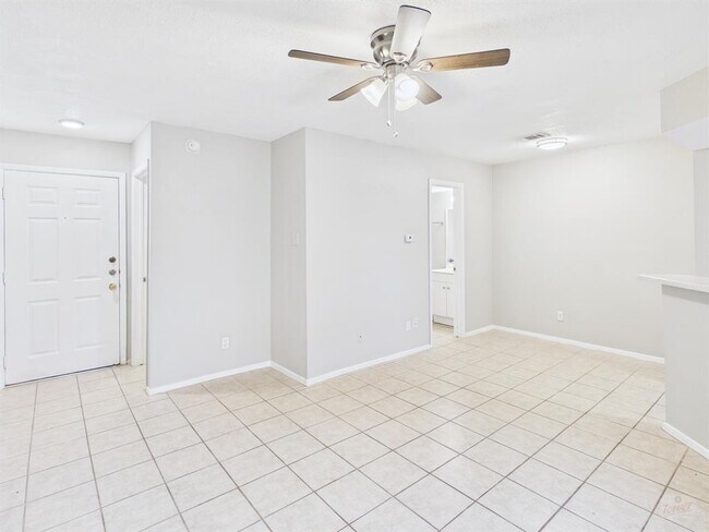 Foto del edificio - 2500 Burleson Rd