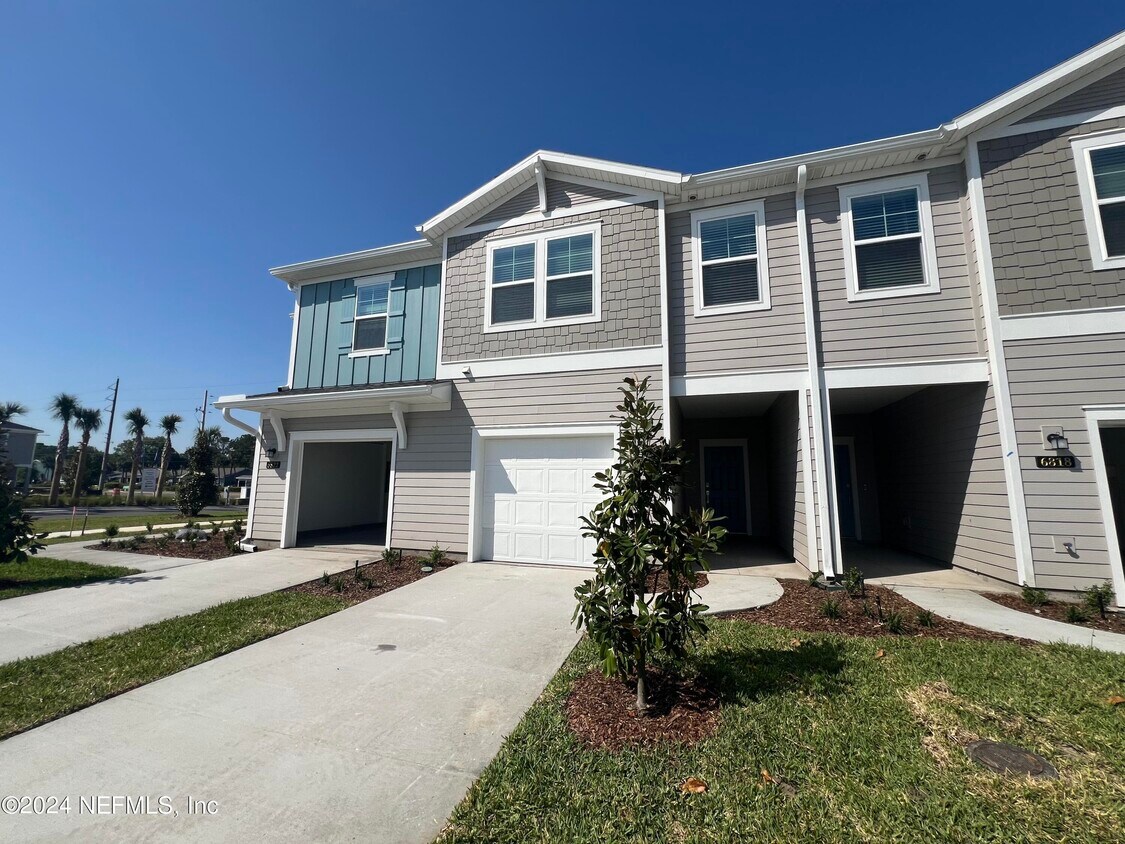Foto principal - 6820 Golden Monarch Ave