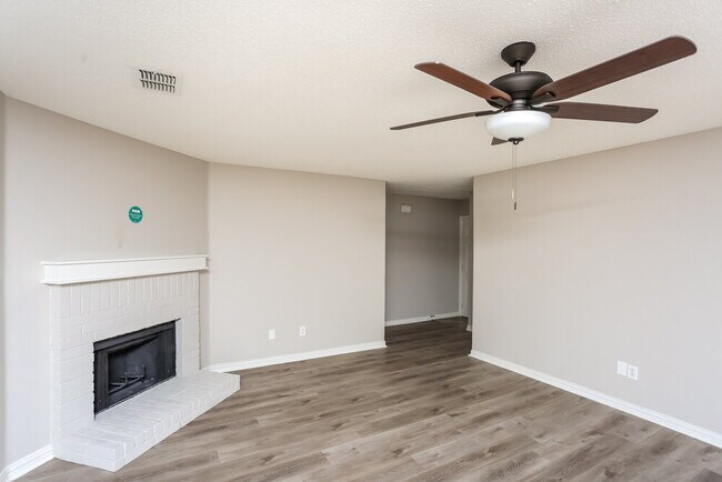 Building Photo - 1732 Rialto Way