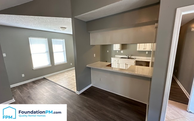 Building Photo - 961 Chesterton Dr