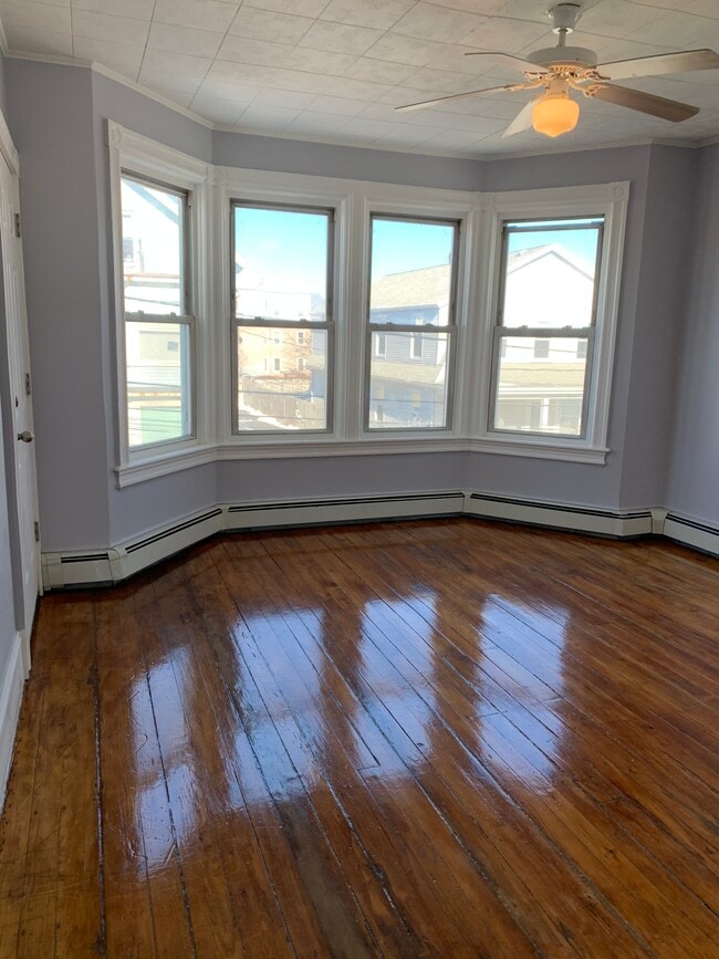 Living Room - 110 Capital St