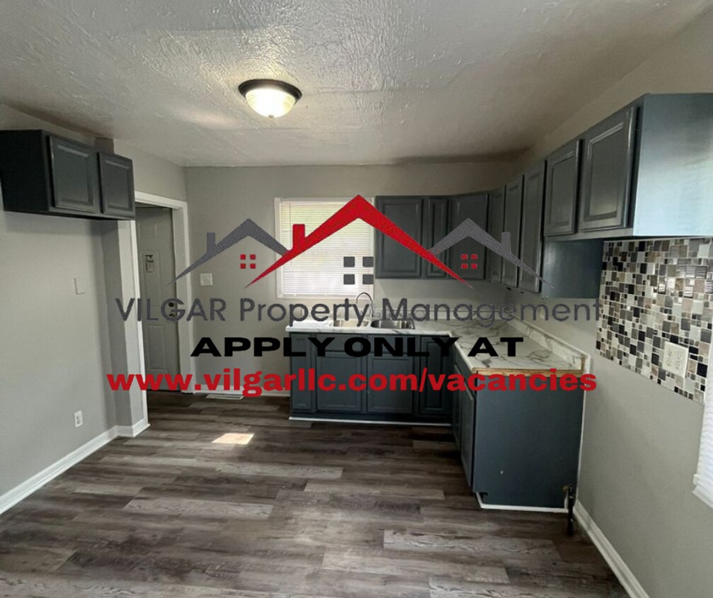Foto principal - 4 Bed / 2 Bath home in Gary, IN!