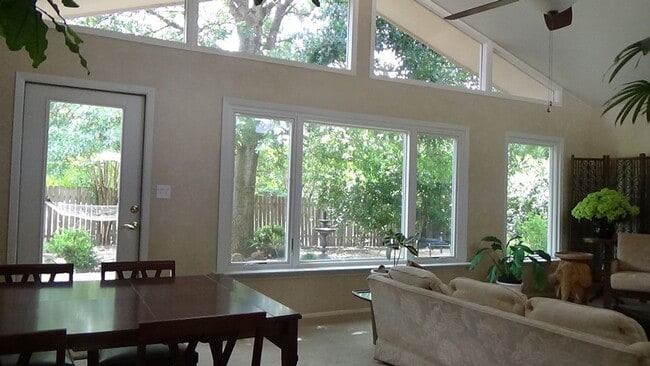 Foto del edificio - ALL Utilities Included!