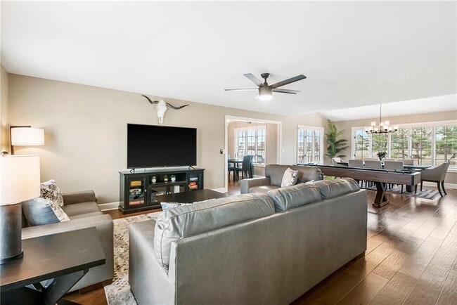 Building Photo - 5307 S Bellview Rd