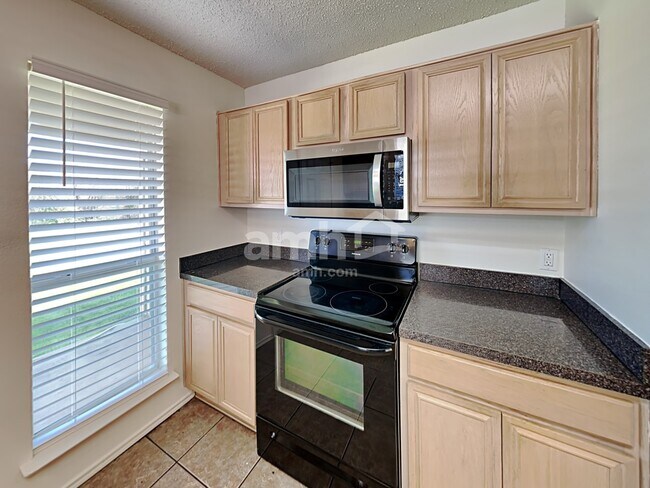 Foto del edificio - 7321 Avington Way