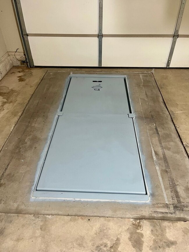 Photo - Lawn Care Included! 3 bed, 2 bath, 2 car House