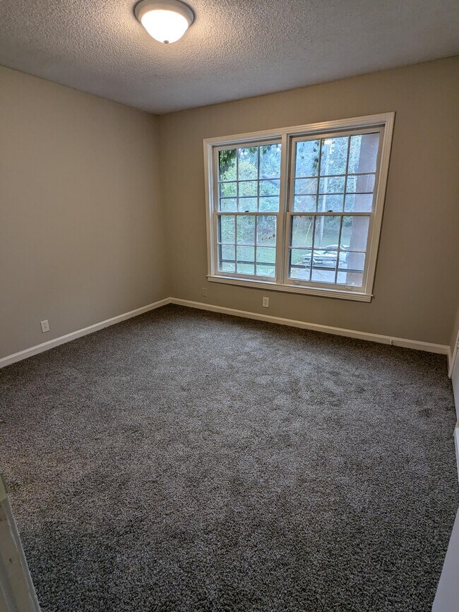 Foto del edificio - 813 Holder Ct