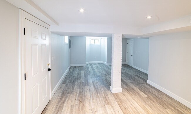 Building Photo - 30 Perrin St