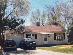 Building Photo - 1391 Pinyon Ave