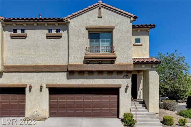 Building Photo - 2 WEEKS FREE! Guard Gated wonderful commun...