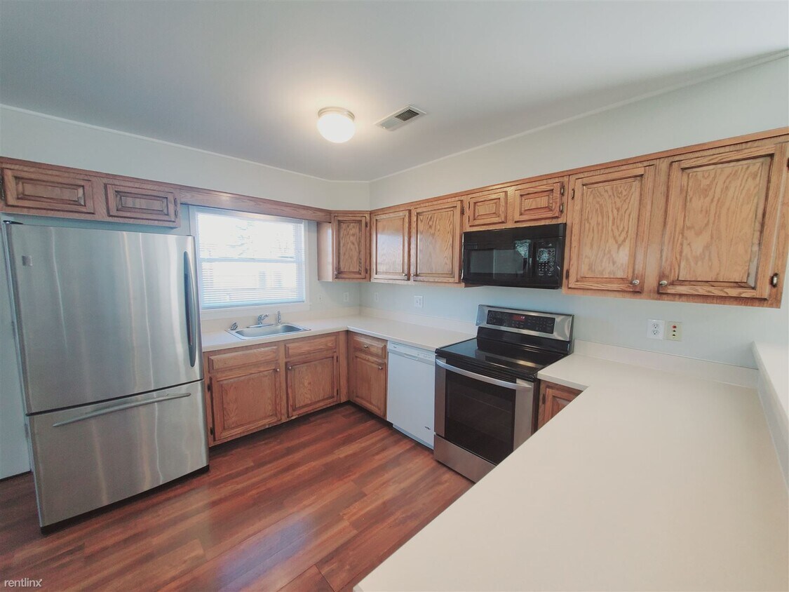 Primary Photo - 3 br, 2 bath Condo - 32 Corbo Ter Apt 2