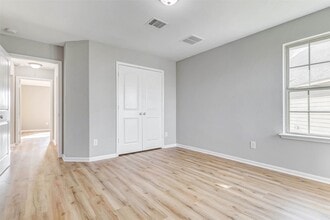 Building Photo - 15010 Golden Summer Ct