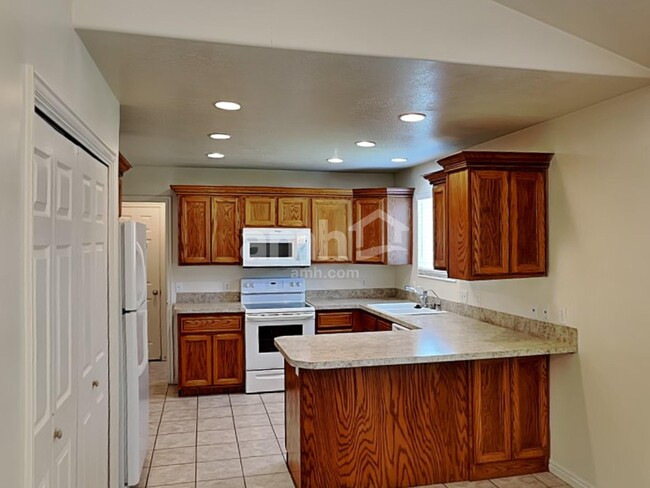 Building Photo - 2920 N 3500 W