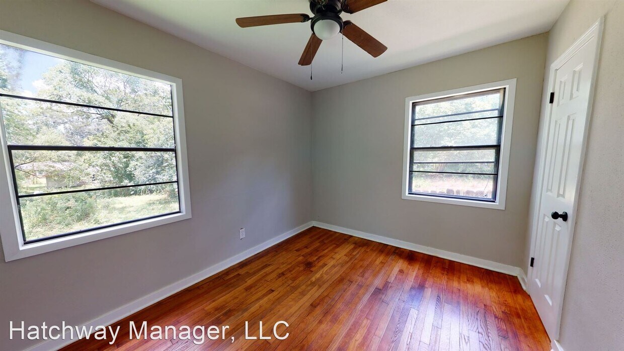 Primary Photo - 4 br, 1.5 bath House - 320 Lawrence