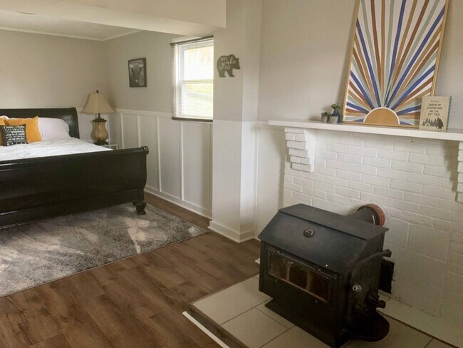 Building Photo - 621 Durrett Town Rd