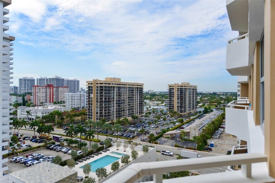 Foto principal - 1980 S Ocean Dr