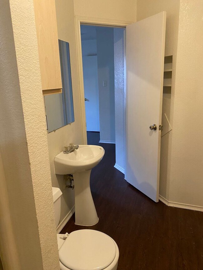 Foto del edificio - 5420 Creekridge A