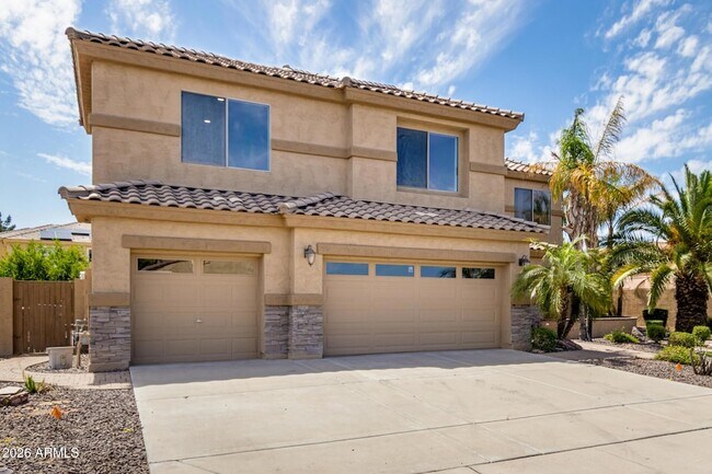 Building Photo - 2302 S Canfield