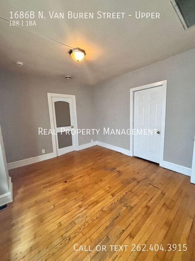 Building Photo - 1686 N Van Buren St
