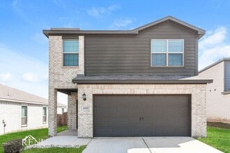 Building Photo - 2022 Delta Downs Dr