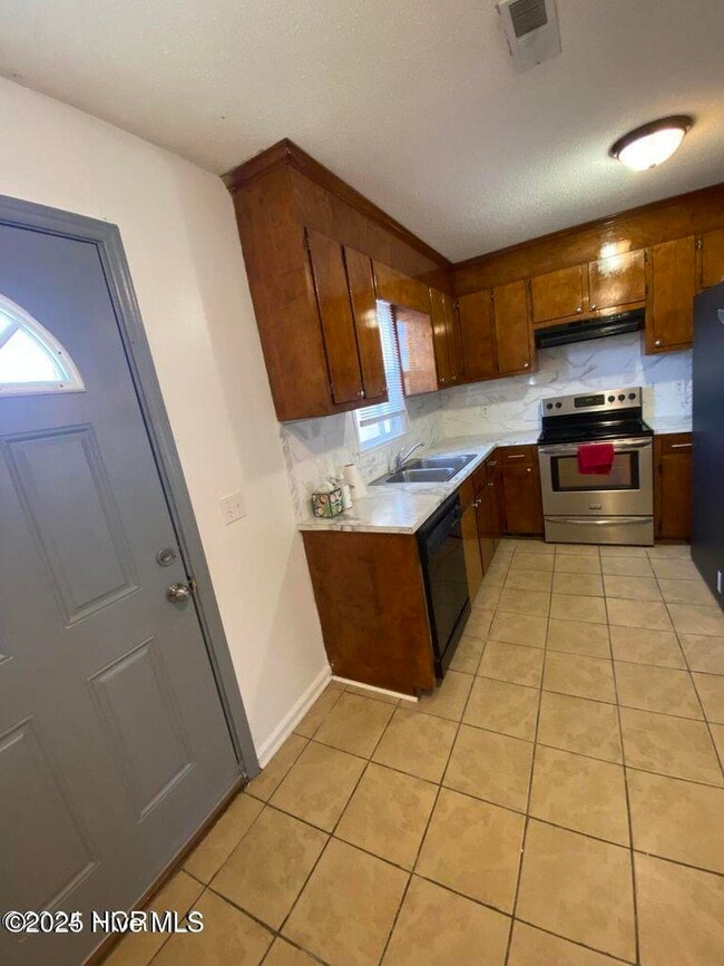 Building Photo - 102 Shiloh Dr